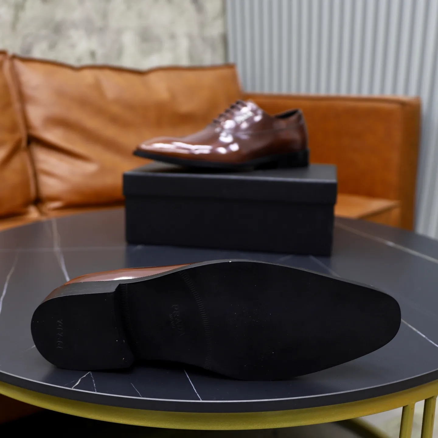 Ex-factory price: 540💰🙅‍♂️🙅‍♂️🙅‍♂️ Brand: PRADA Standard code: Men's code 38-44 (45 can be customized) Grade: Same style as the official website Original order quality Material: Original cowhide surface Comfortable cowhide lining Original outsole Style category: Men's fashionable casual leather shoes Distinguished big-name luxury elements Top luxury Color: actual picture color
